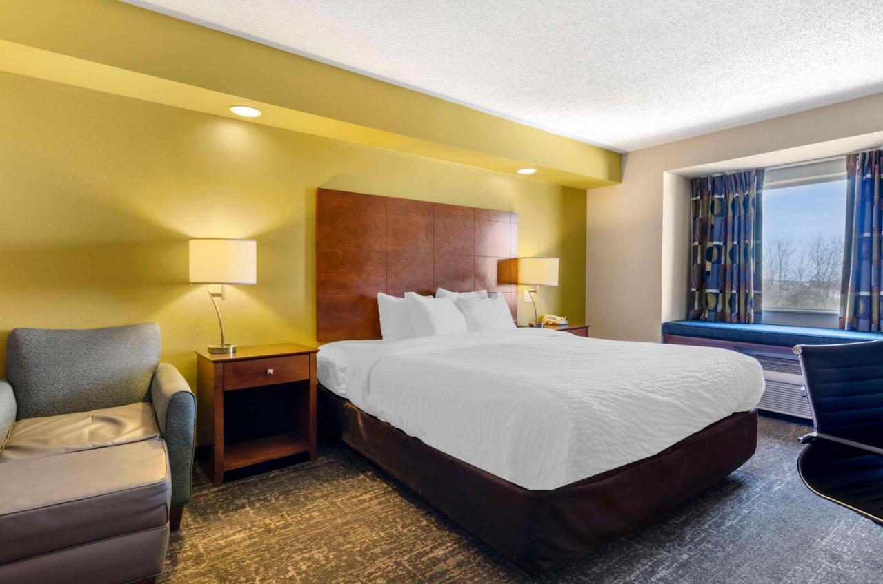 Clarion Pointe East Hotel Staunton