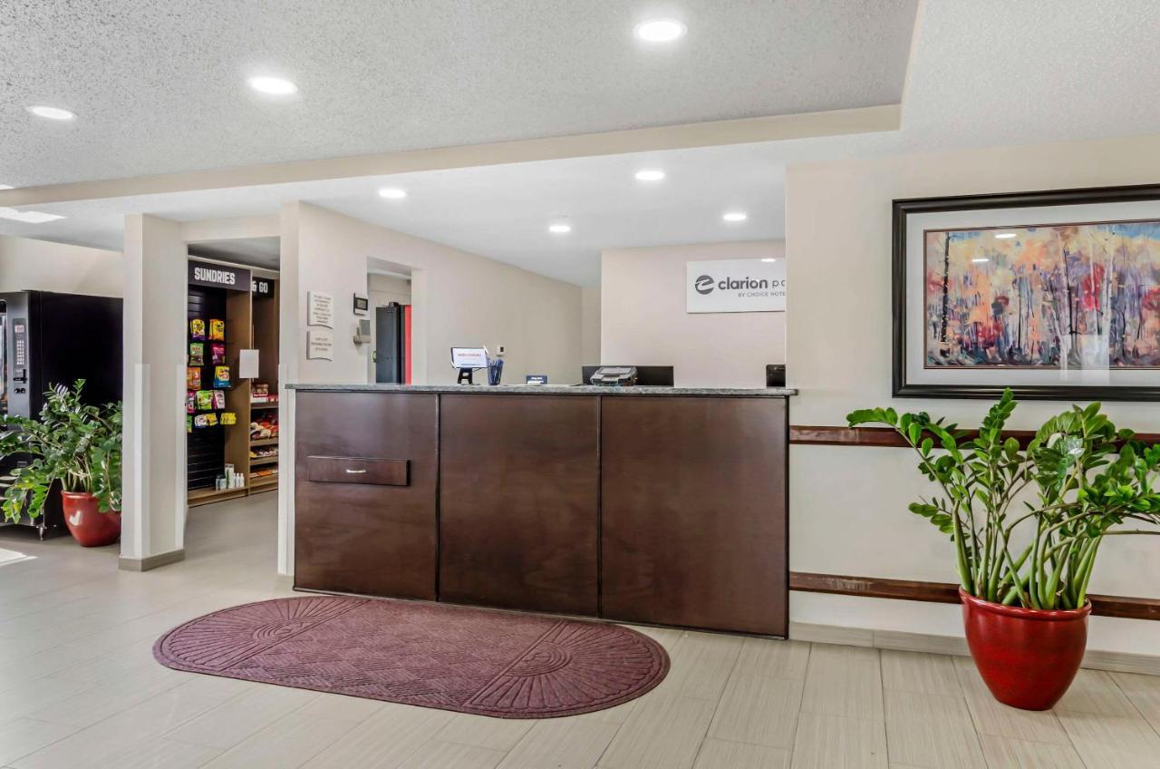 Clarion Pointe East Hotel 2*