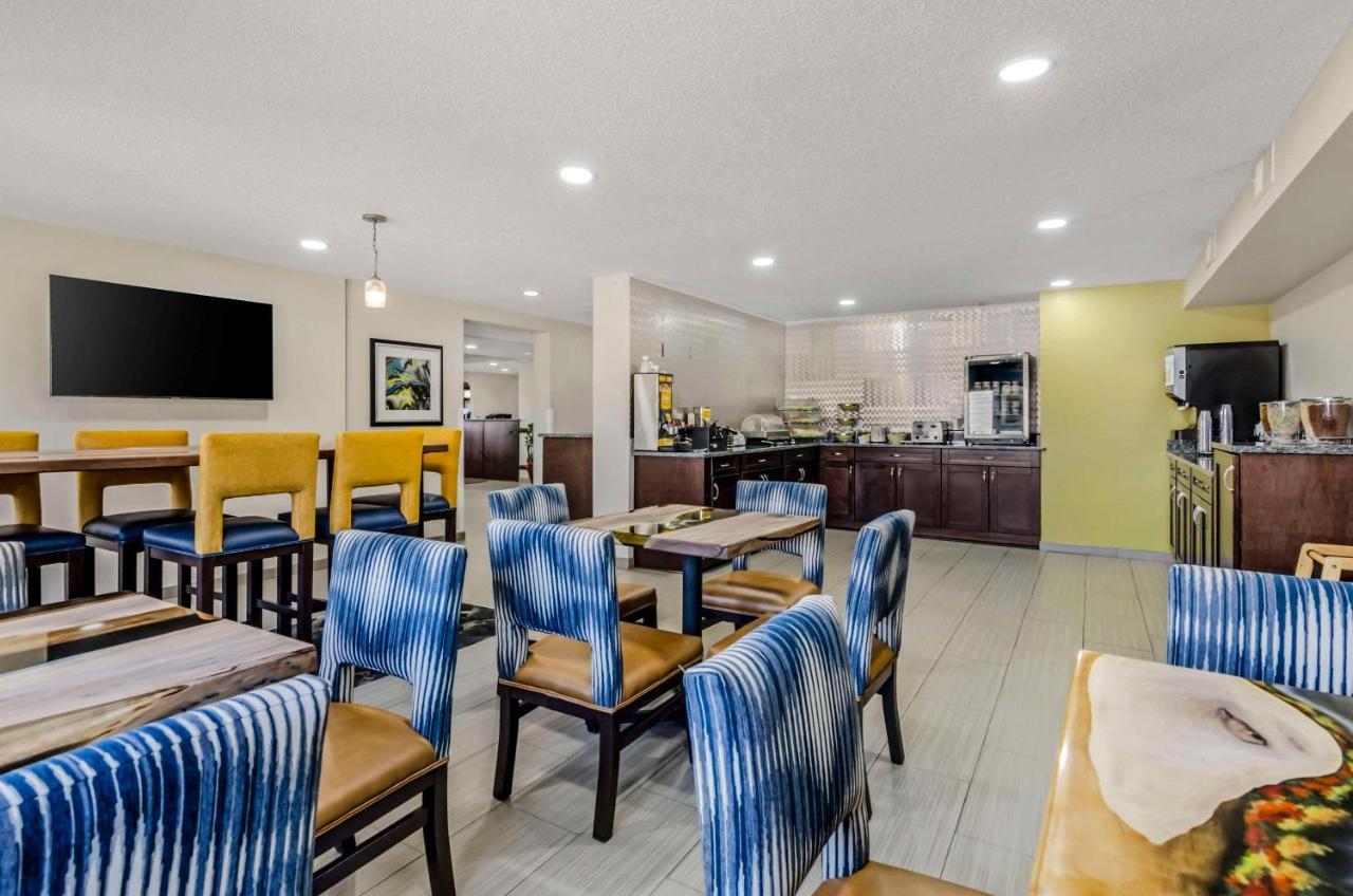 Clarion Pointe East Staunton