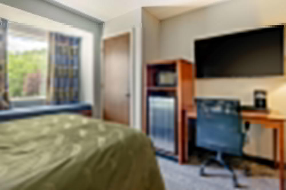 Clarion Pointe East Hotel 2*