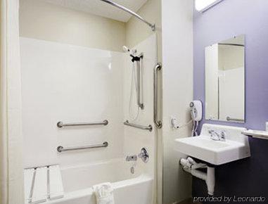 Clarion Pointe East 2*
