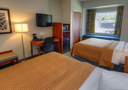 Clarion Pointe East 2*